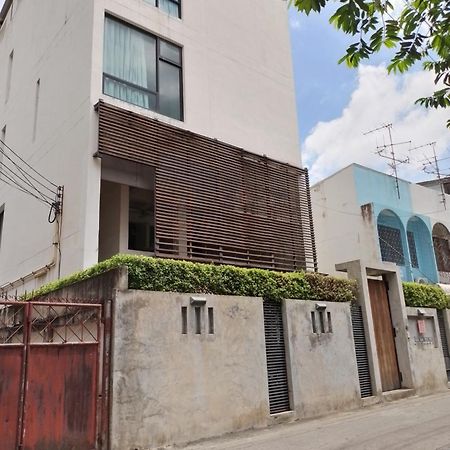 Udee Bangkok Hostel Exterior foto