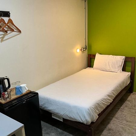 Udee Bangkok Hostel Exterior foto