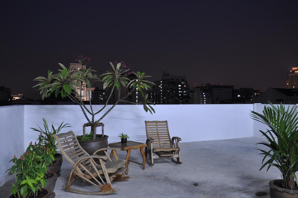 Udee Bangkok Hostel Exterior foto